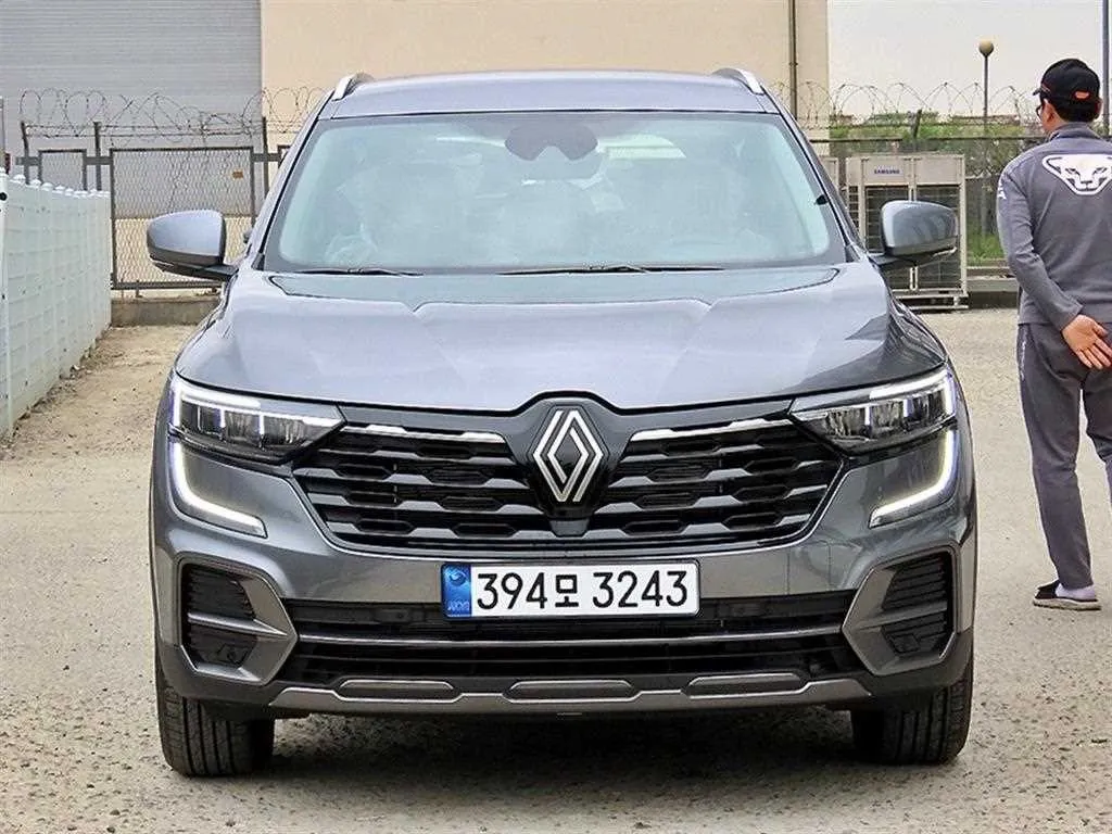 더뉴QM6 가솔린 2.0 GDe RE 2WD - 2026년 1월, 21km 매물 더뉴QM6 가솔린 2.0 GDe RE 2WD 매물 사진 2 - 2026년 1월 21km / 중고차직거래매매사이트